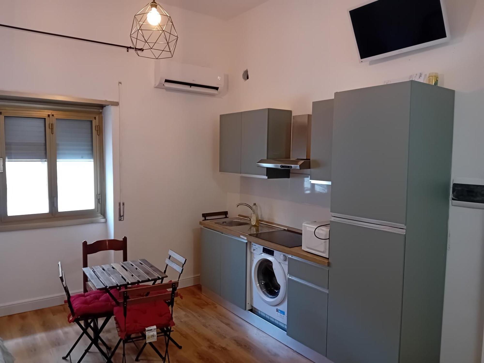 Mirti Subway Apartment Rom
